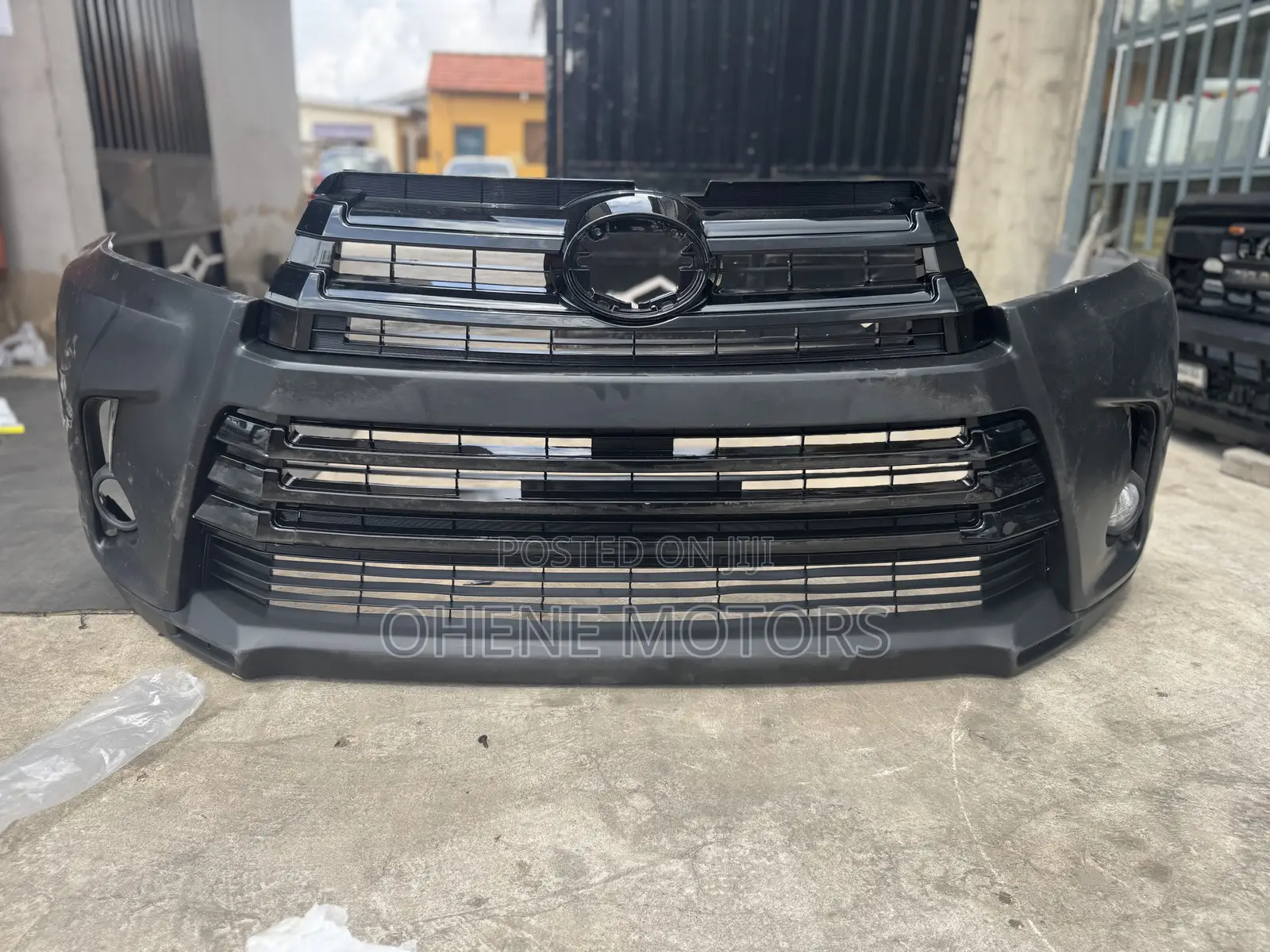 Toyota Highlander 2018-2019 Front Bumper Complete Available