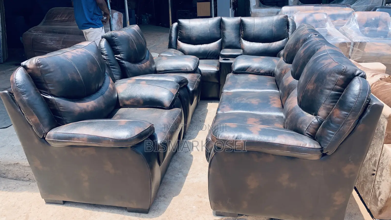 Comfortable Complete Sofa Set, Comes With Storage and Cup Holders