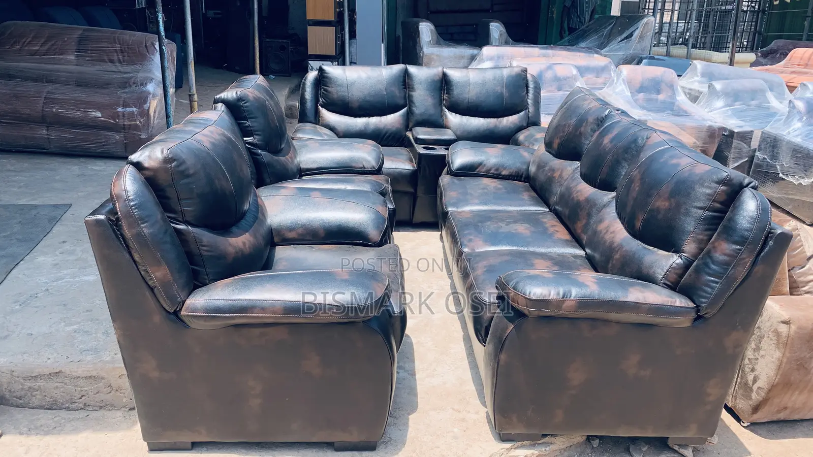 Comfortable Complete Sofa Set, Comes With Storage and Cup Holders