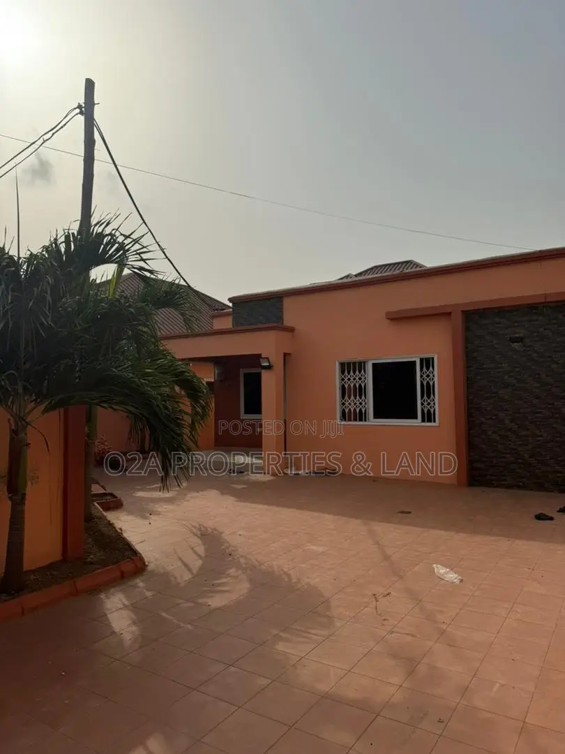 3bdrm House in Lakeside Estate for rent