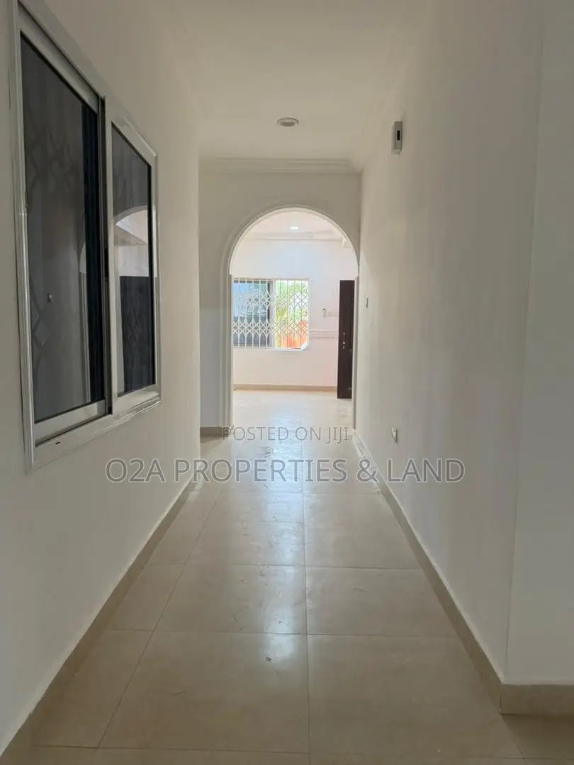 3bdrm House in Lakeside Estate for rent
