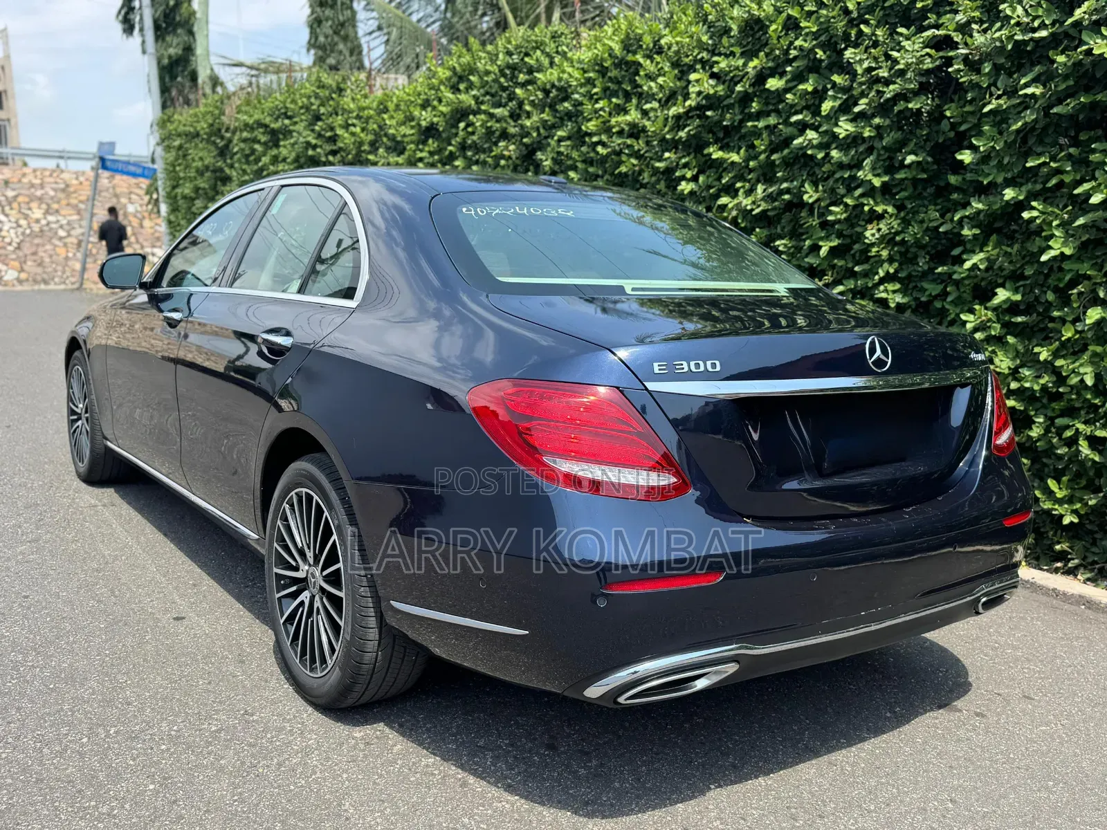 Mercedes-Benz E300 2018 Blue