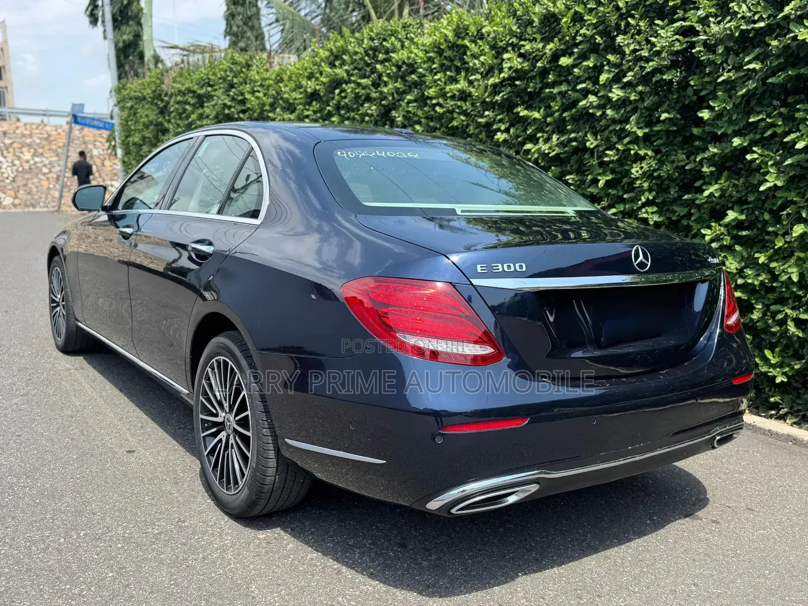 Mercedes-Benz E300 2018 Blue