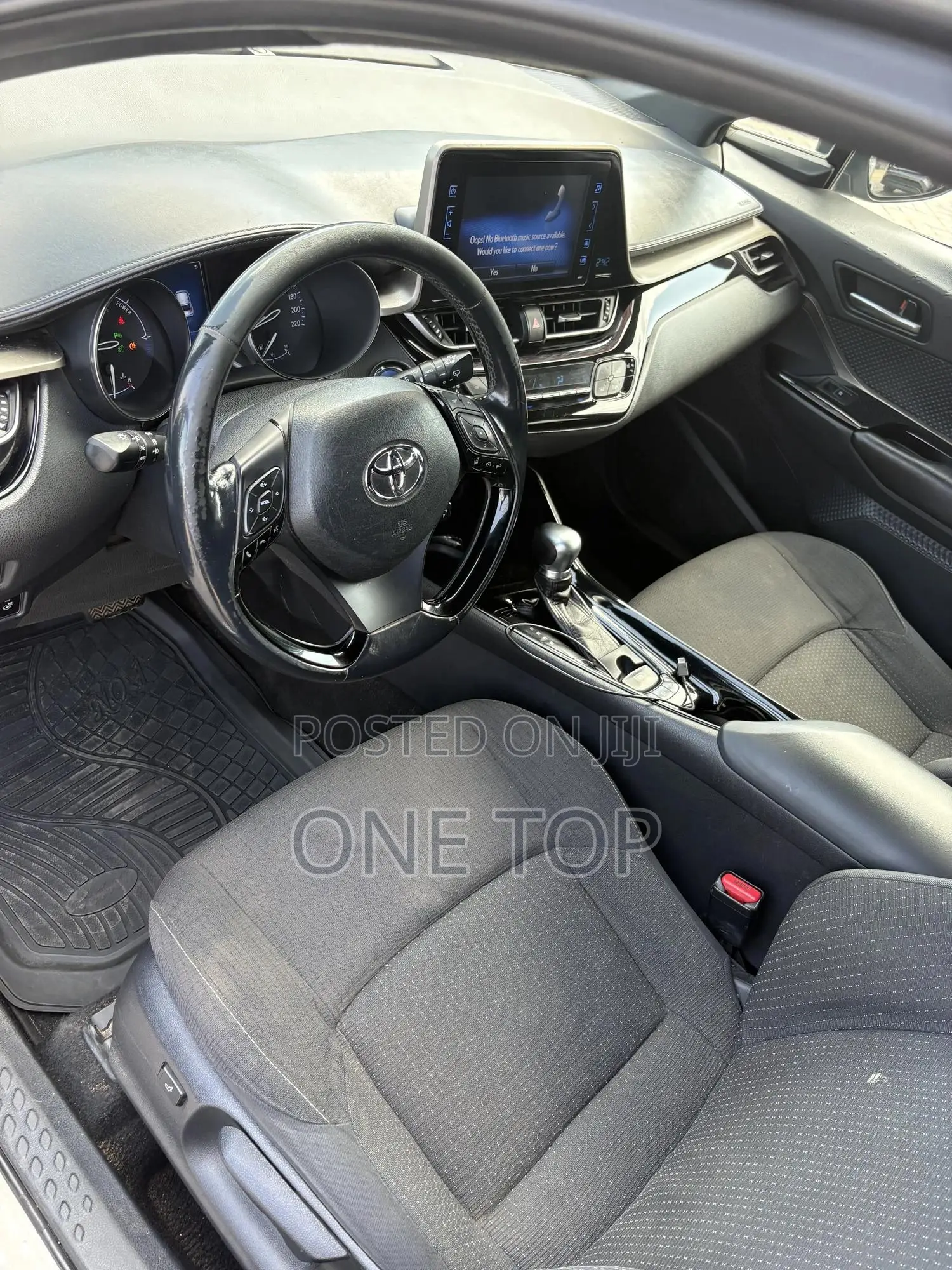 Toyota C-HR XLE FWD Sport Utility (2.0L 4cyl 2AM) 2018 Gray