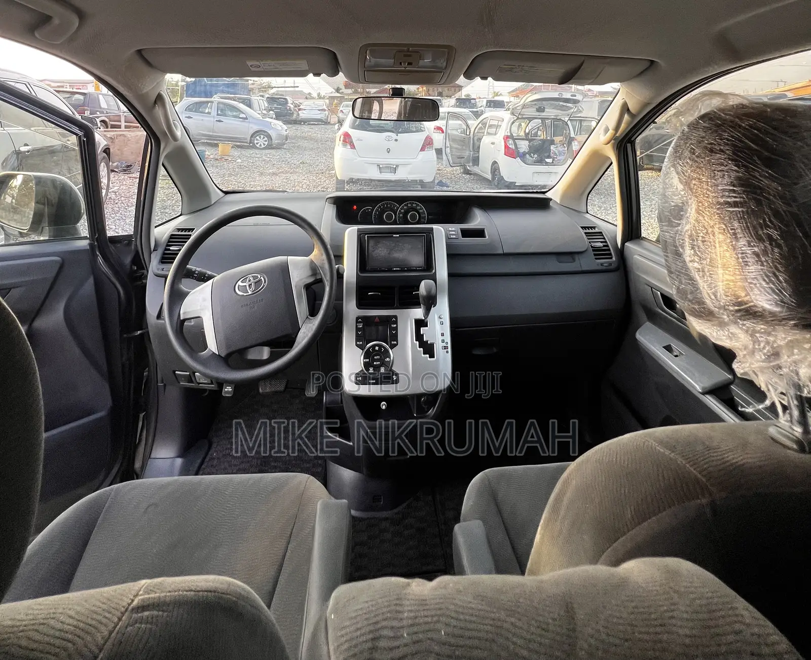 Toyota Voxy 2012 Gray