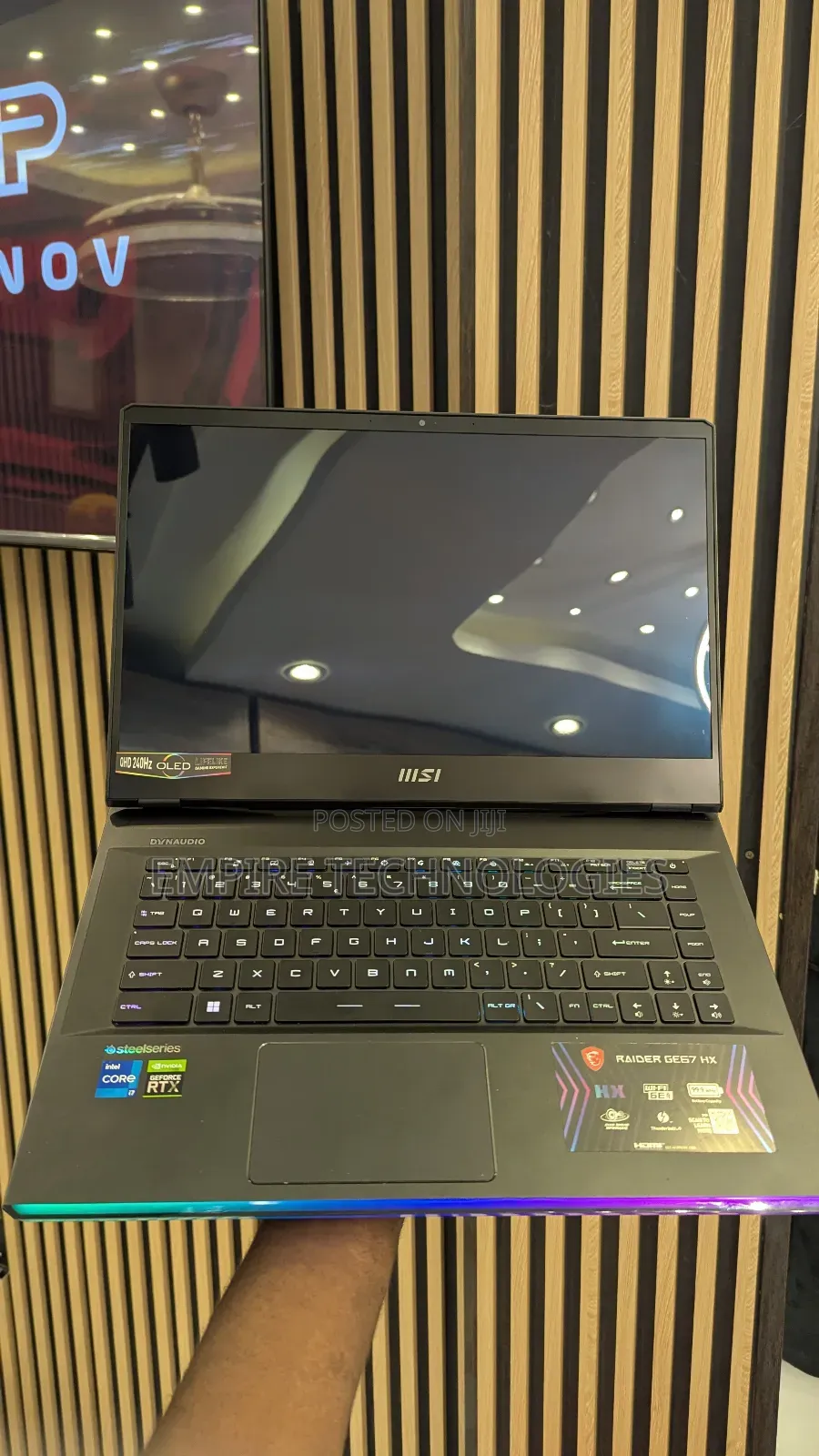 Laptop MSI Raider GE68HX 13VI-202US 16GB Intel Core i7 SSD 1T