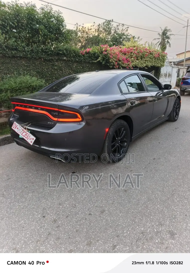 Dodge Charger SXT 4dr Sedan (3.6L 6cyl 8A) 2015 Matt Black