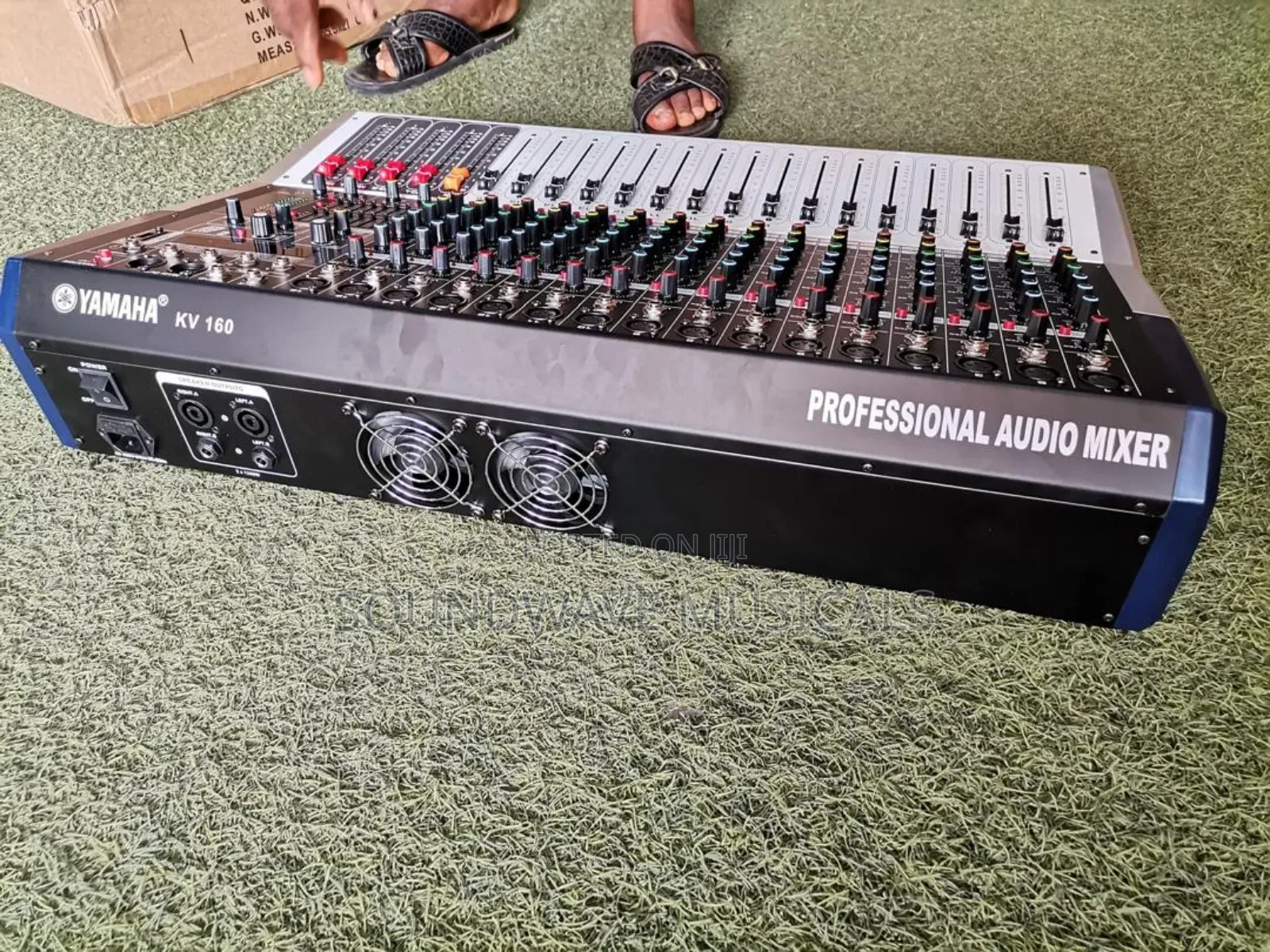 Yamaha 16 Channel Powered Mixer (Kv 160)