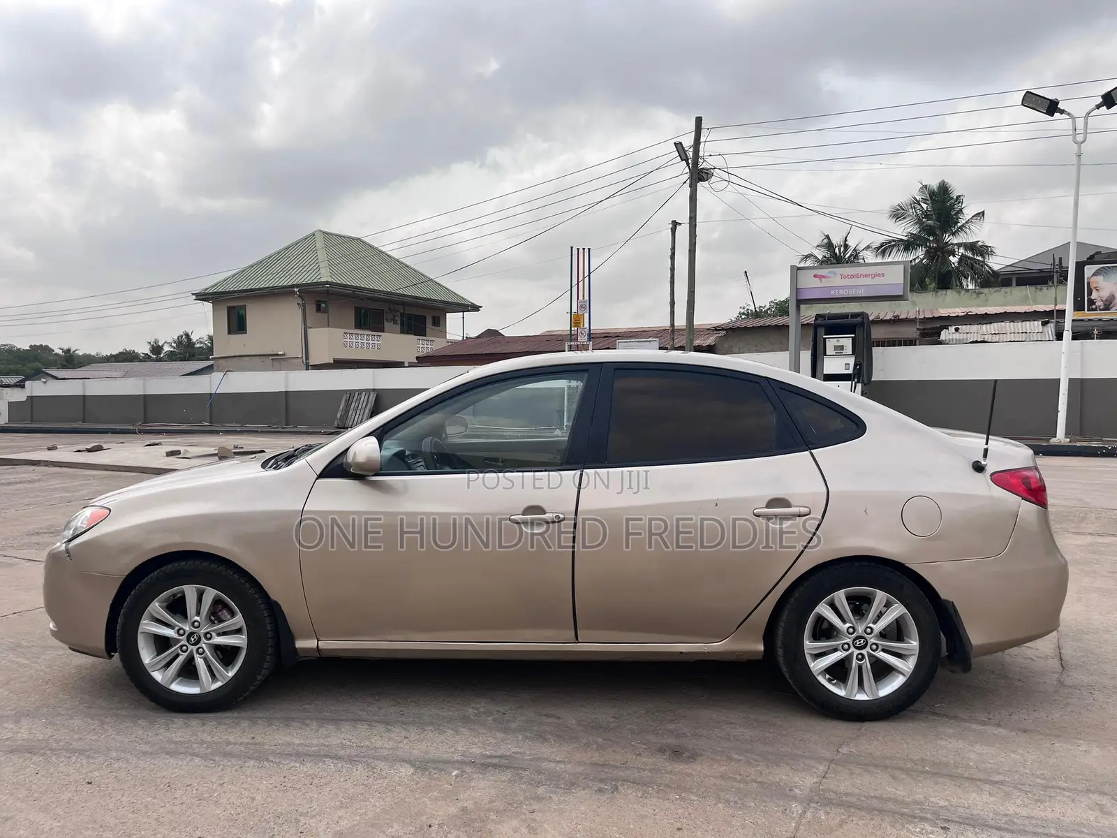 Hyundai Elantra 2010 Brown