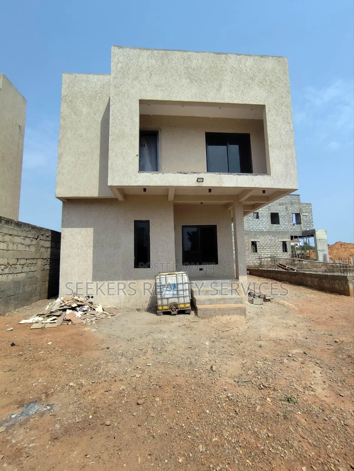 3bdrm Townhouse/Terrace In Seekers Realty, Accra Metropolitan For Sale