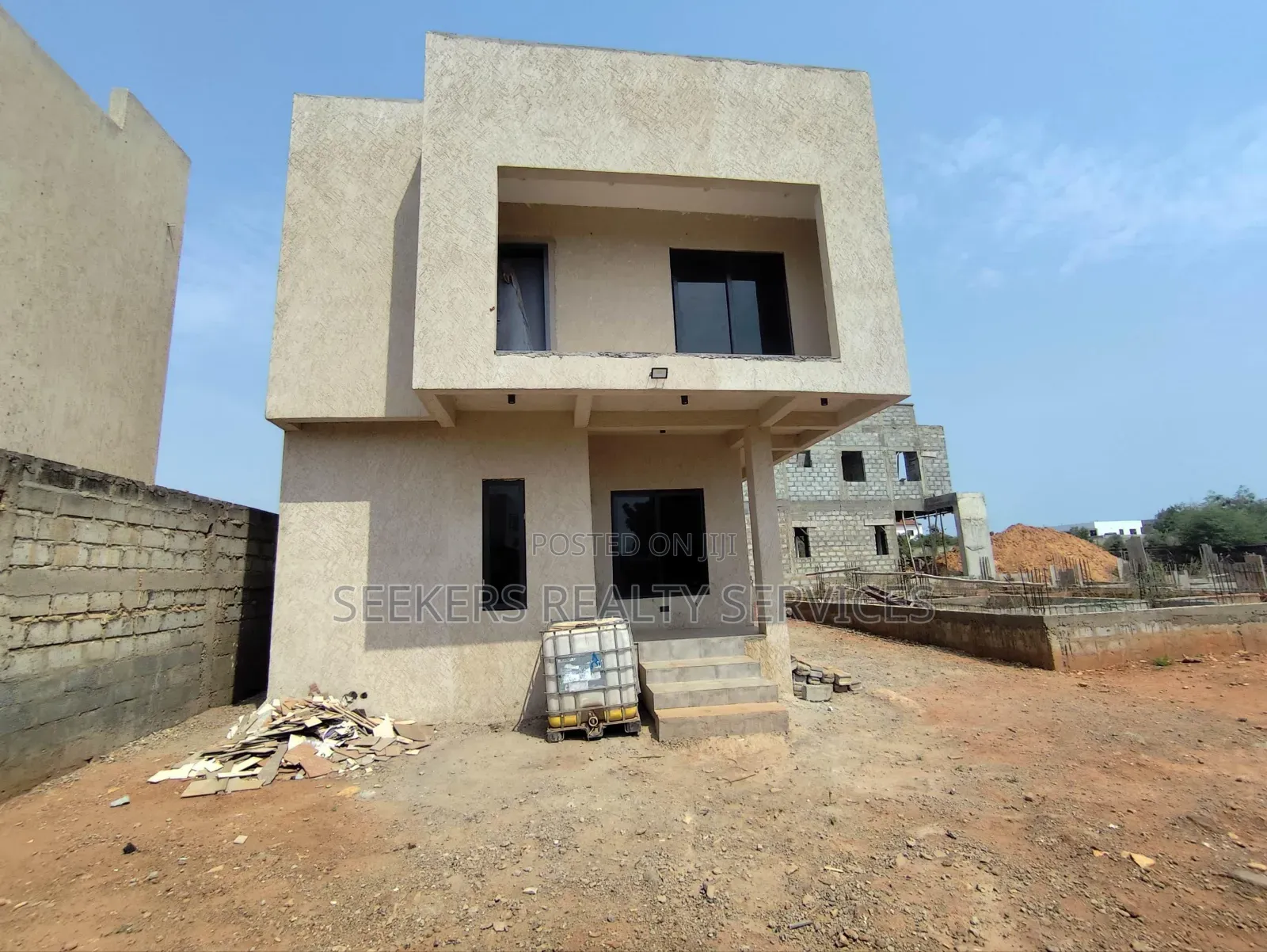 3bdrm Townhouse/Terrace In Seekers Realty, Accra Metropolitan For Sale