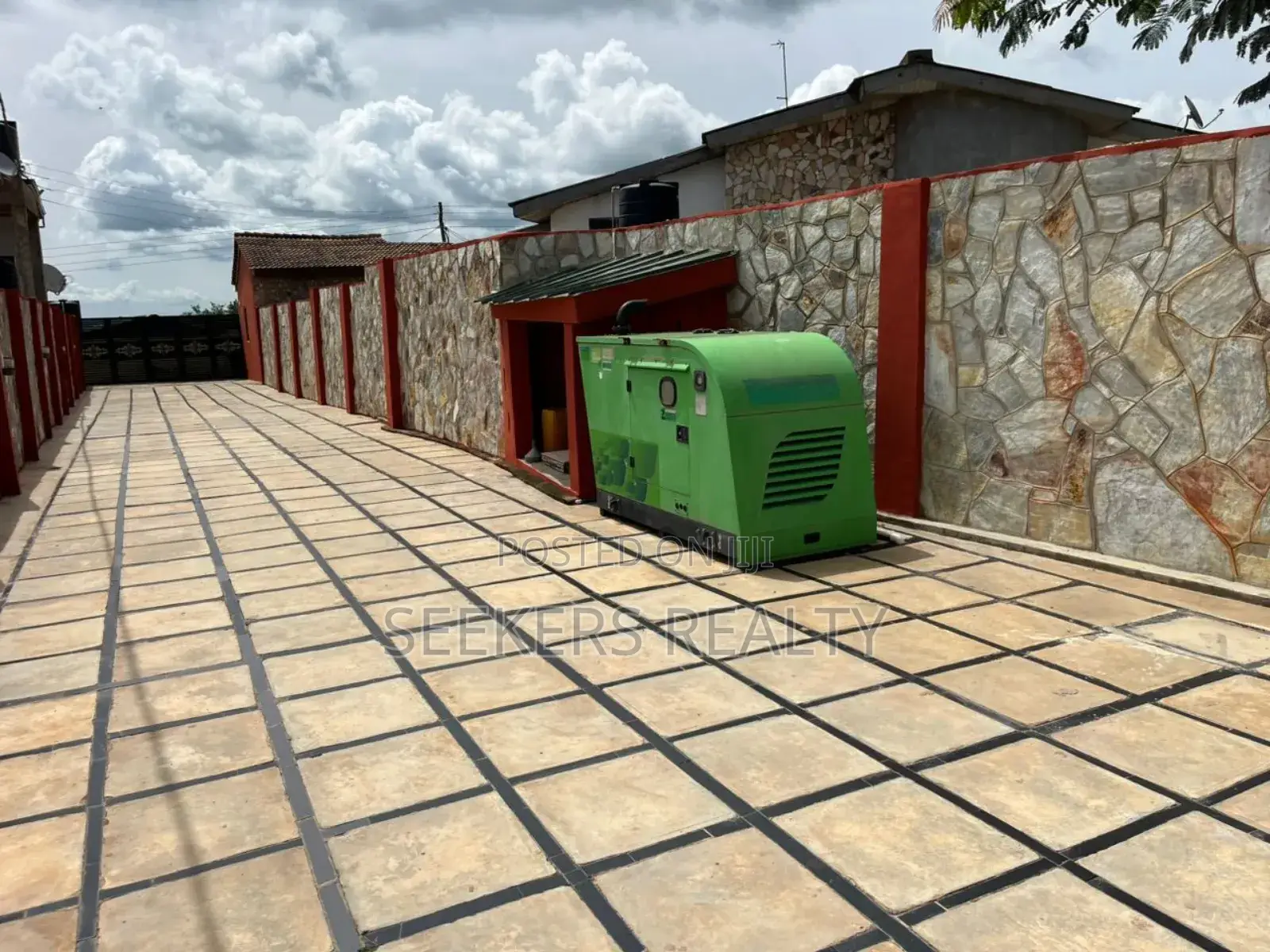 4bdrm House in Seekers Realty, Aburi for sale