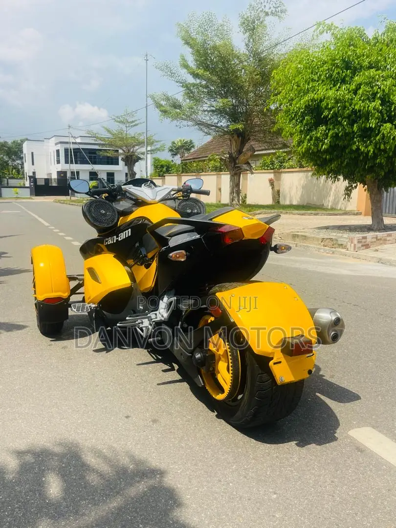Can-Am Spyder 2019 Yellow