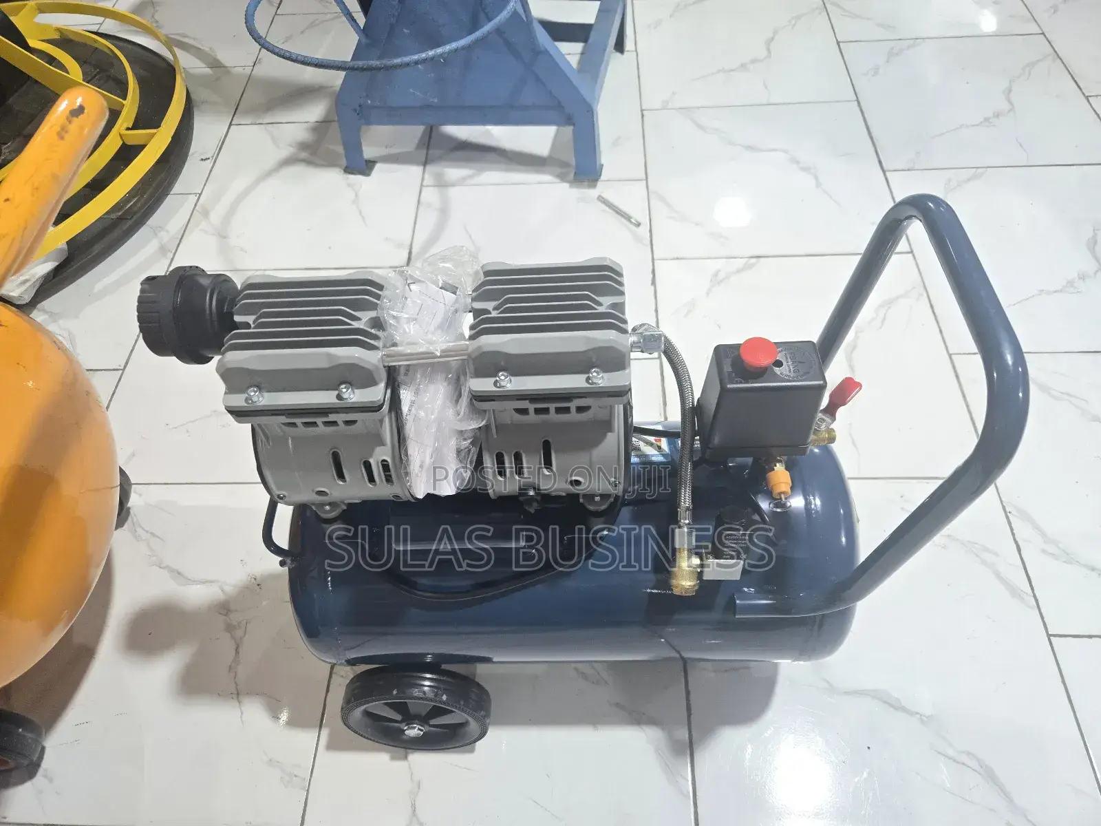 30 Liters Oil Less Air Compressor