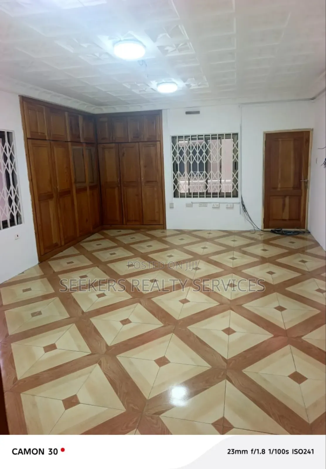 12bdrm House in Seekers Realty, Prisons for rent