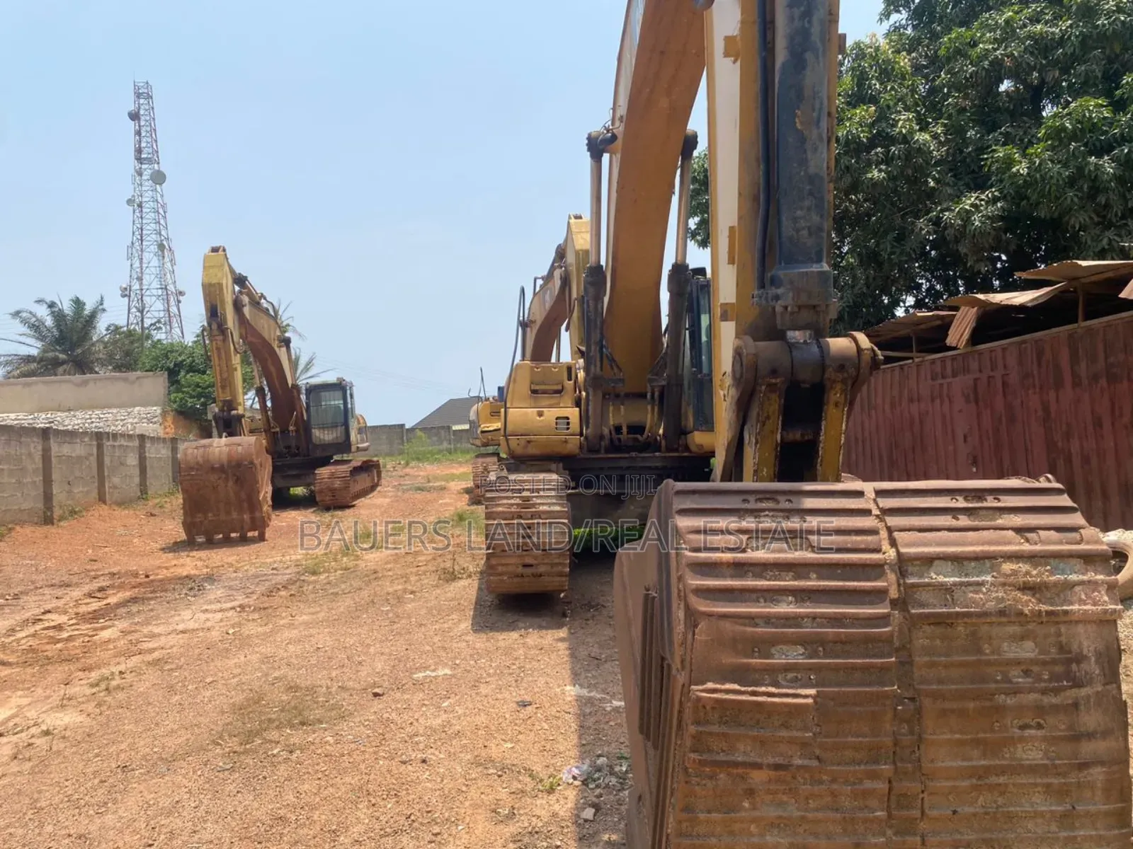 Caterpillar 330c Excavator.