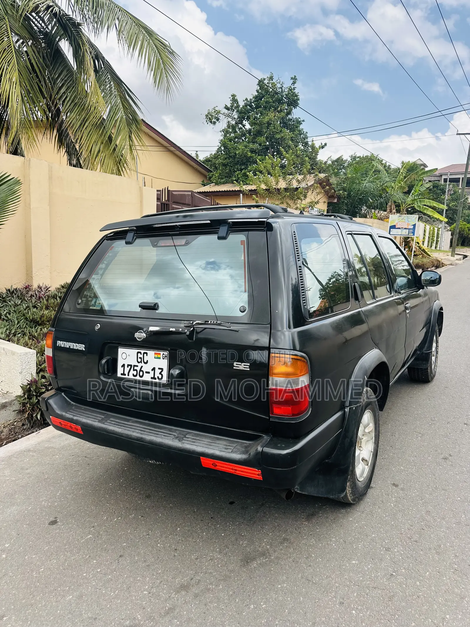 Nissan Pathfinder Automatic 2000 Black