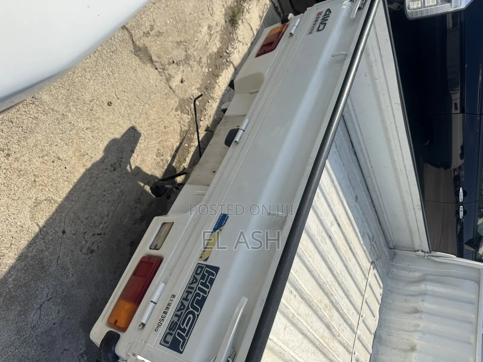 Daihatsu Hijet 2000 White