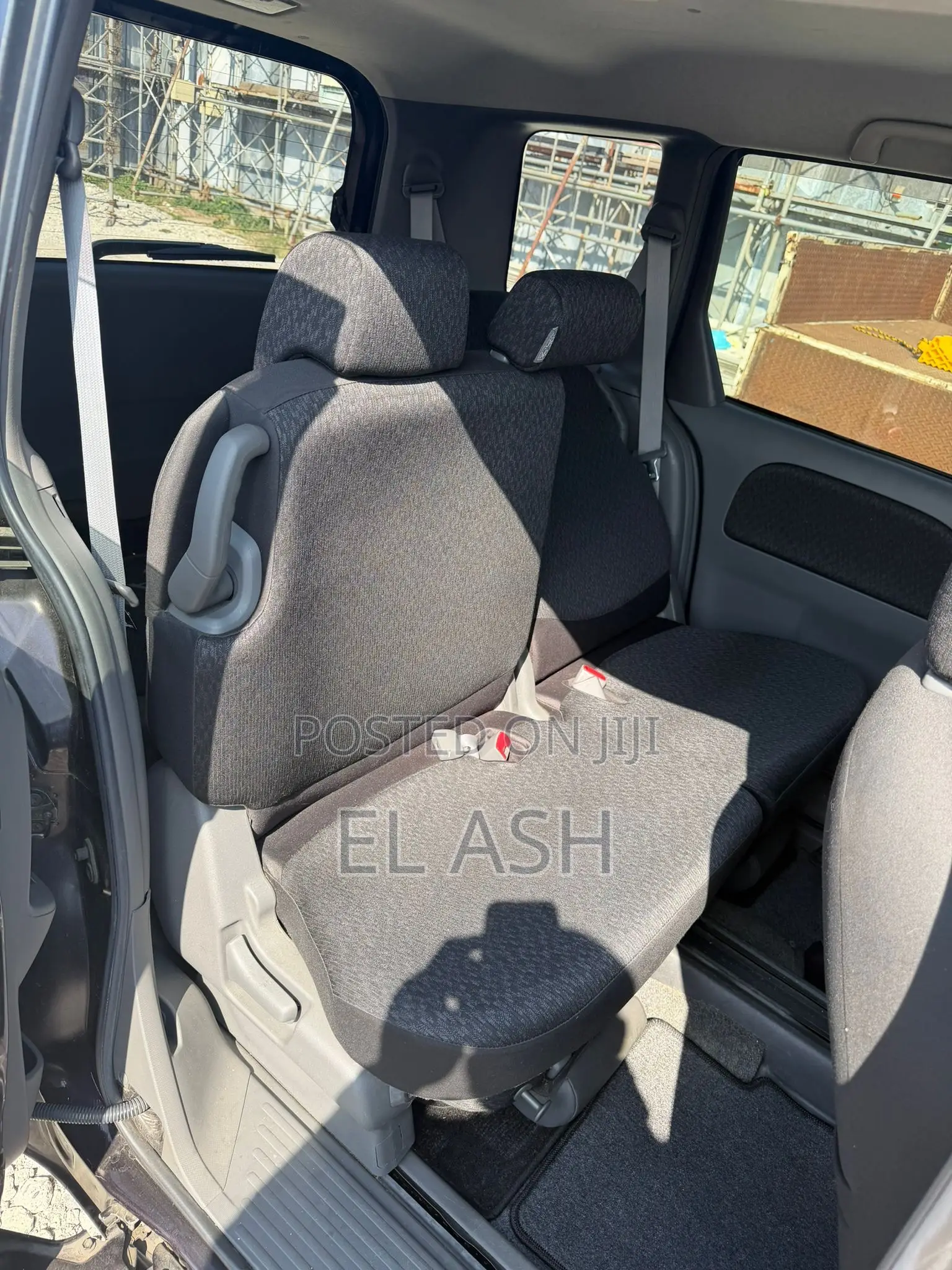 Toyota Sienta 2013 Maroon