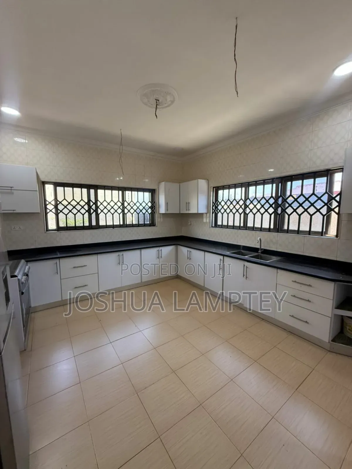 5bdrm House in Weija Old Barrier for sale