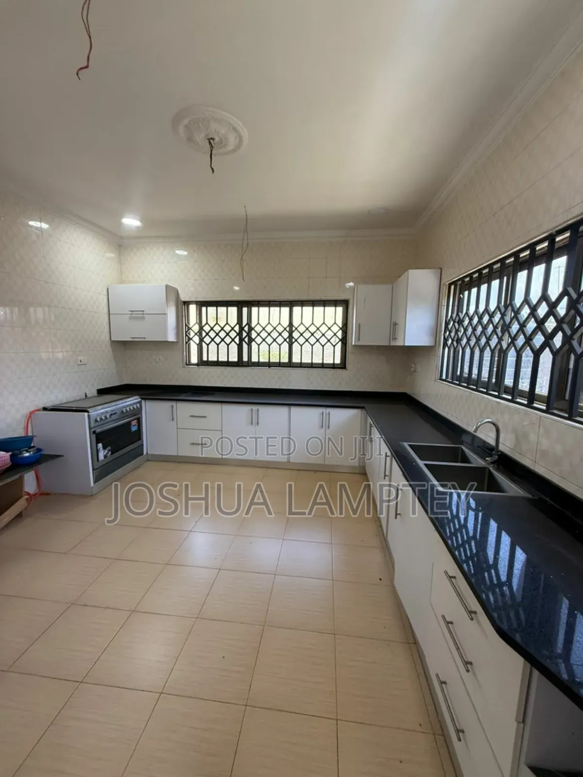 5bdrm House in Weija Old Barrier for sale