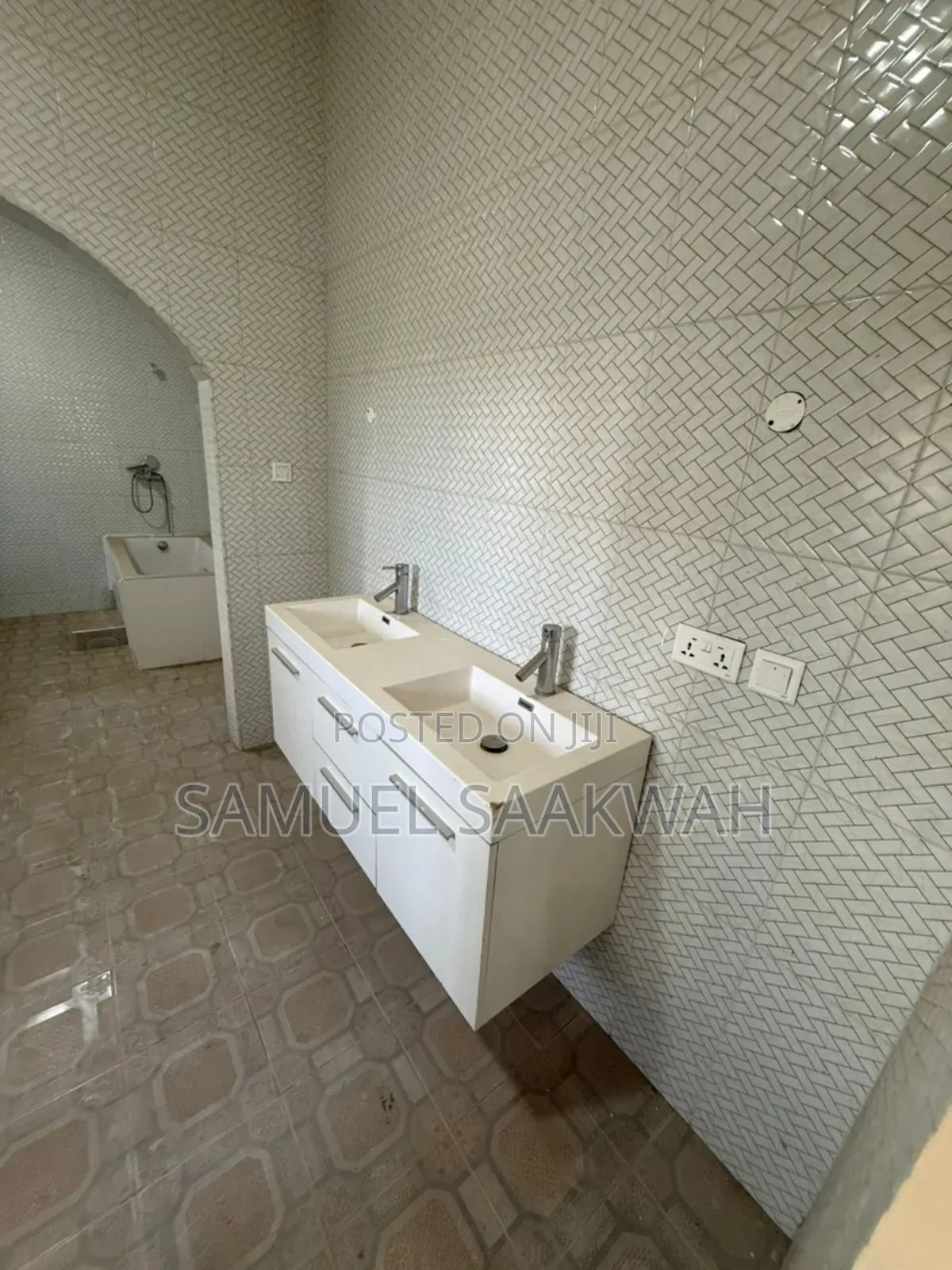 5bdrm House in Old Barrier Scc for sale