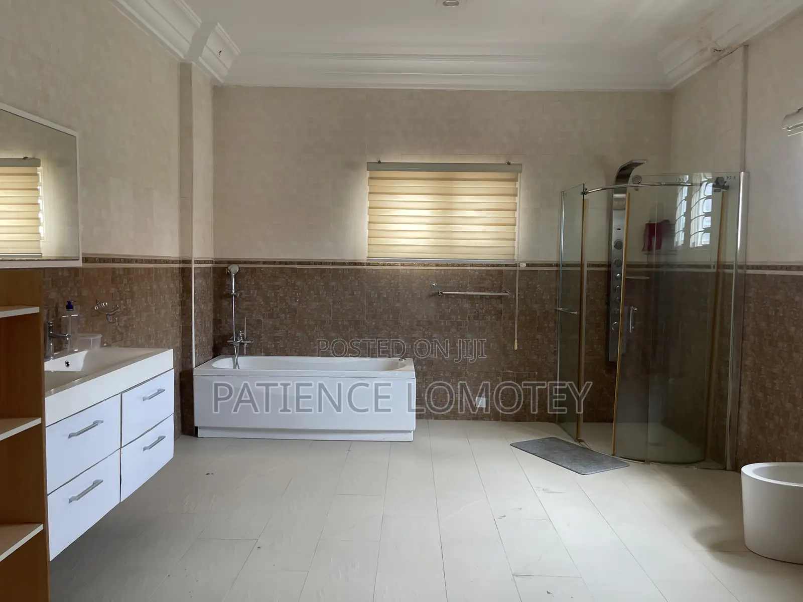 7bdrm House in Airport Hills for sale