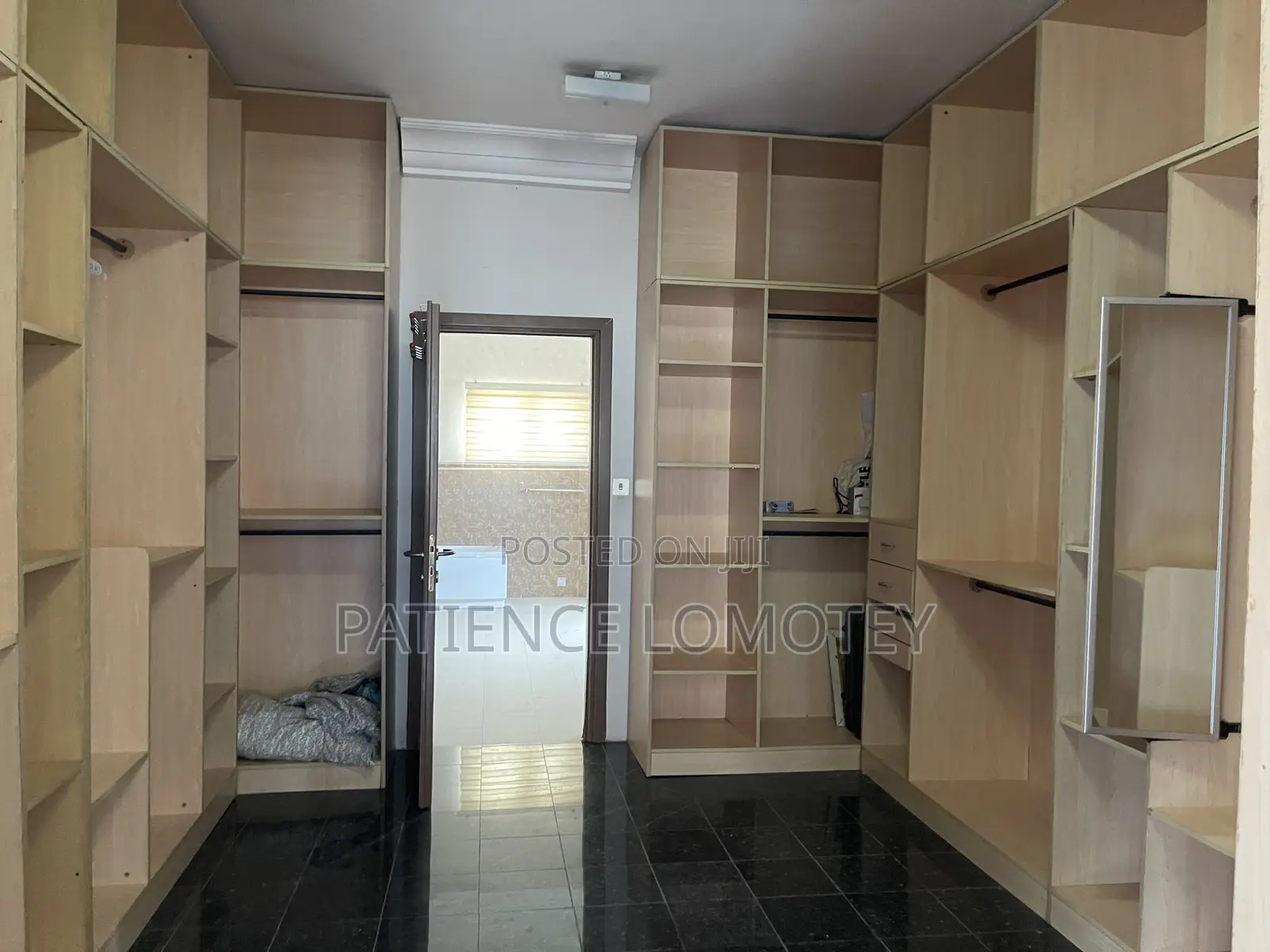 7bdrm House in Airport Hills for sale