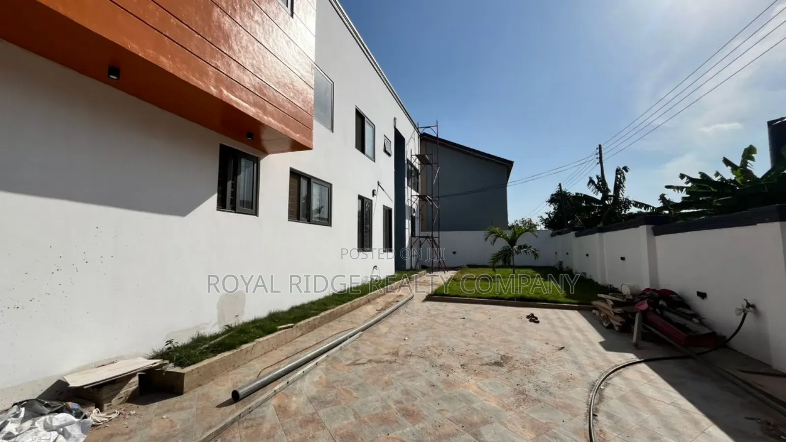 4bdrm Duplex in Tantra Hills, Accra Metropolitan for sale