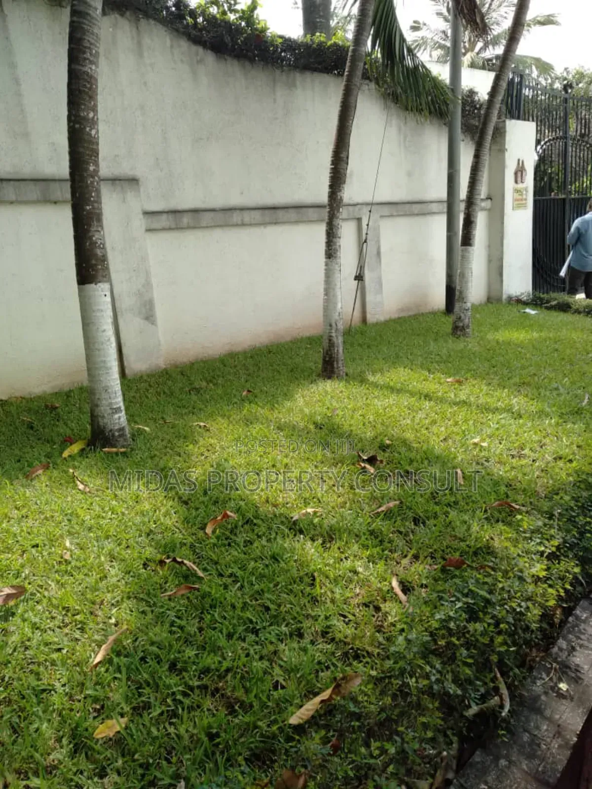 7bdrm House in Airport Residential for rent