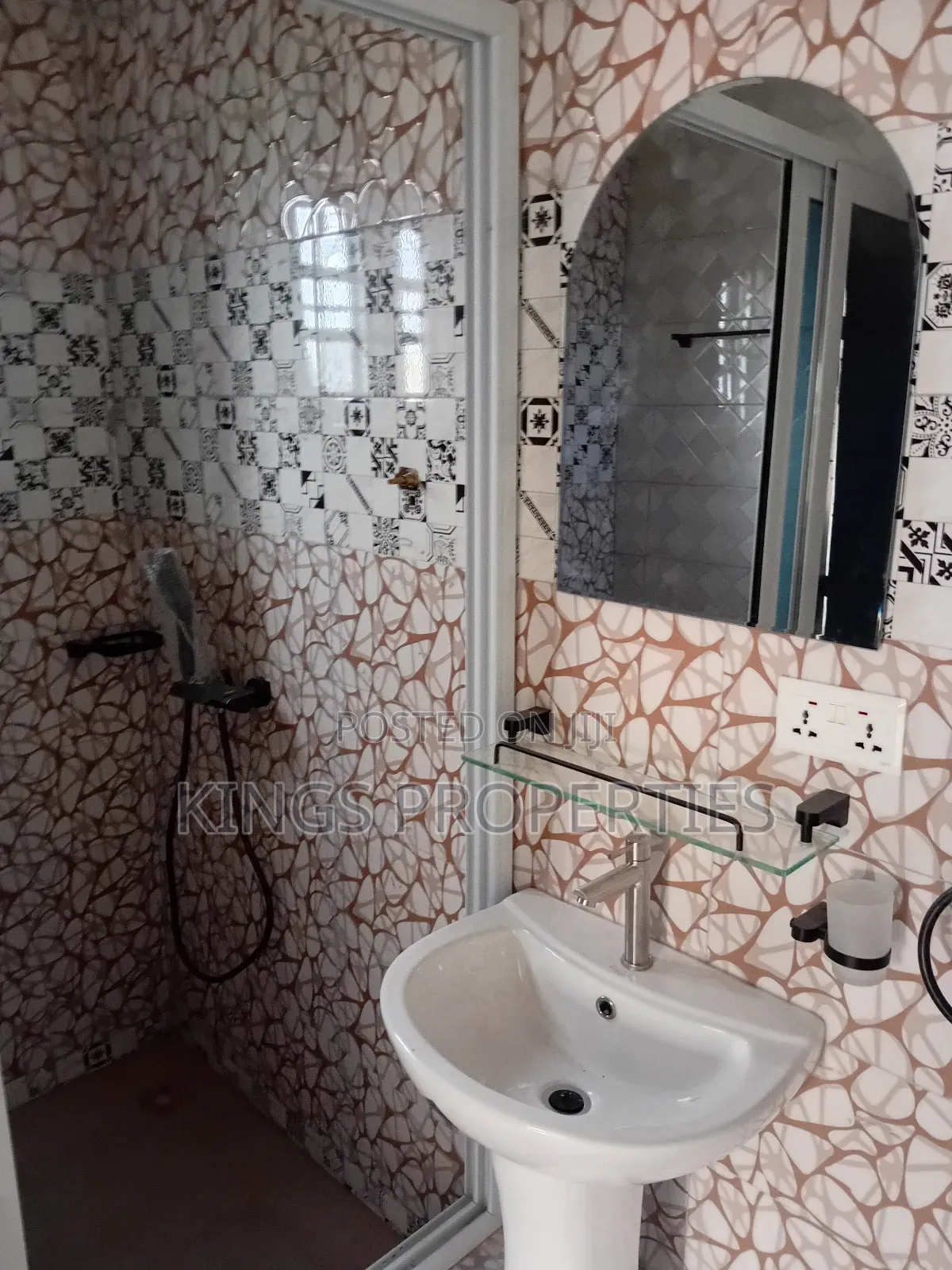 3bdrm Apartment in Classicpropertiesgh, Old Barrier for rent