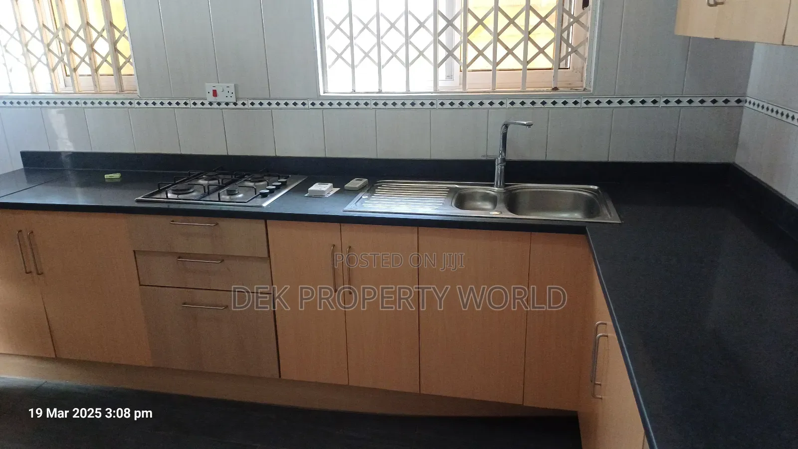 3bdrm Duplex in Ga East Municipal for rent