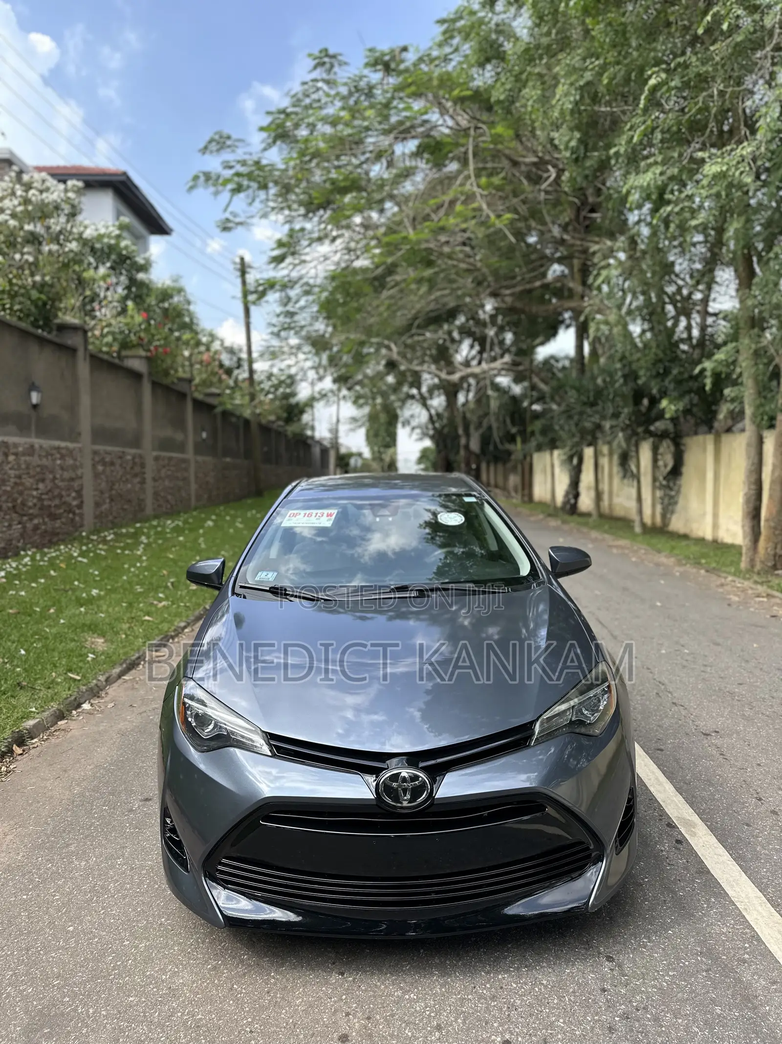 Toyota Corolla LE 4dr Sedan (1.8L 4cyl CVT) 2017 Gray