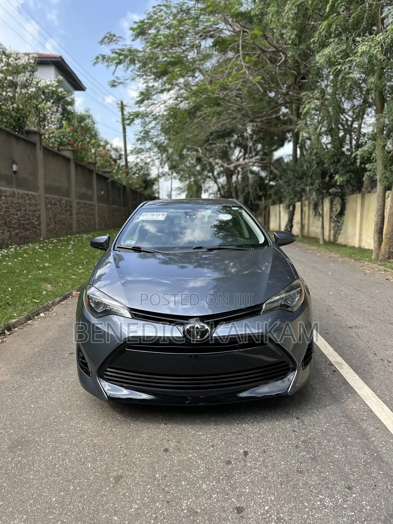 Toyota Corolla LE 4dr Sedan (1.8L 4cyl CVT) 2017 Gray