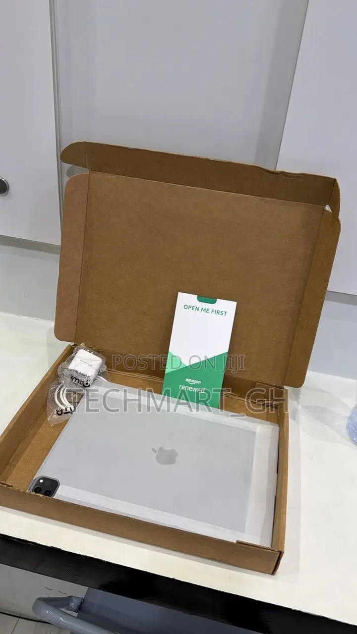 Apple iPad Pro 12.9 (2022) 256 GB Gray