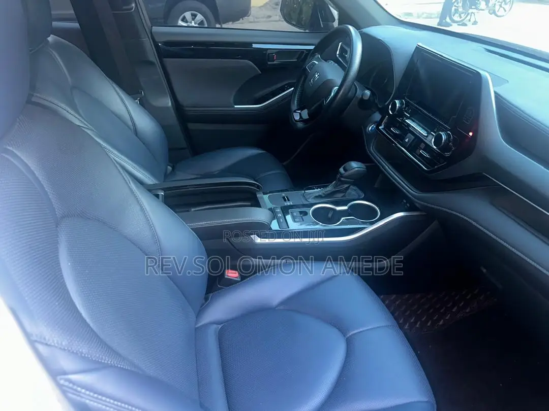 Toyota Highlander 2021 White