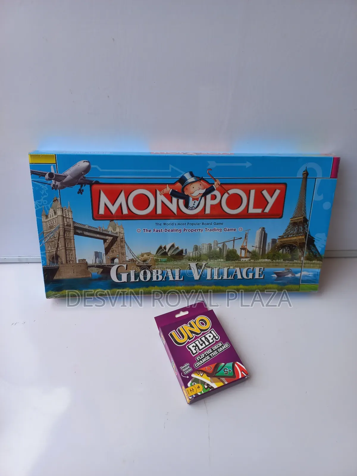Monopoly + Uno Flip