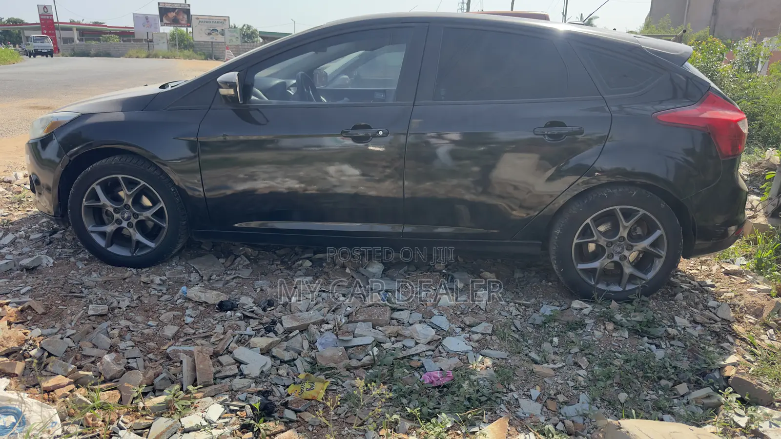 Ford Focus SE Hatchback FWD (2.0L 4cyl 5M) 2012 Black