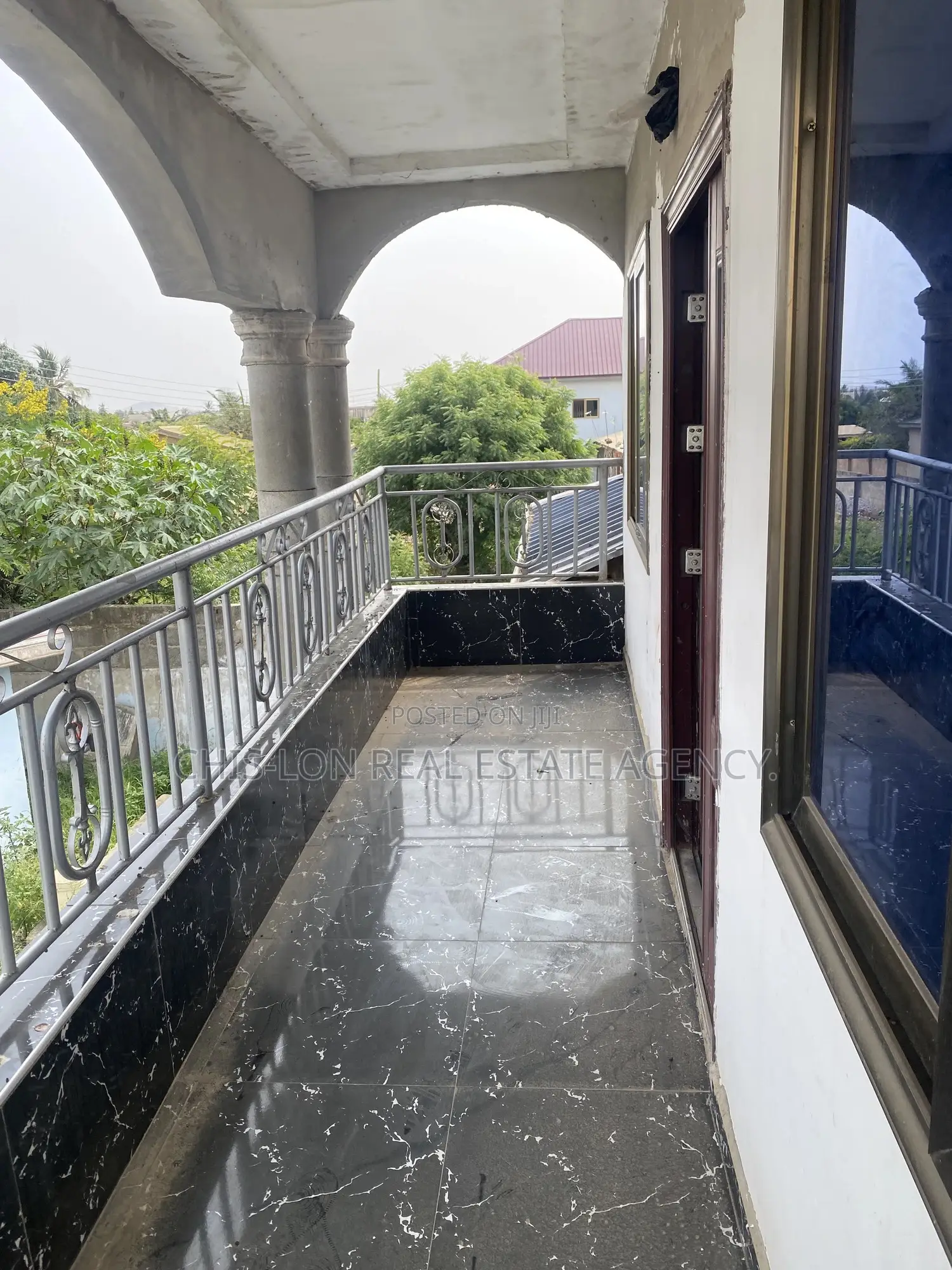 5bdrm Duplex in Chis-Lon Real Estate, Adam Nana for rent
