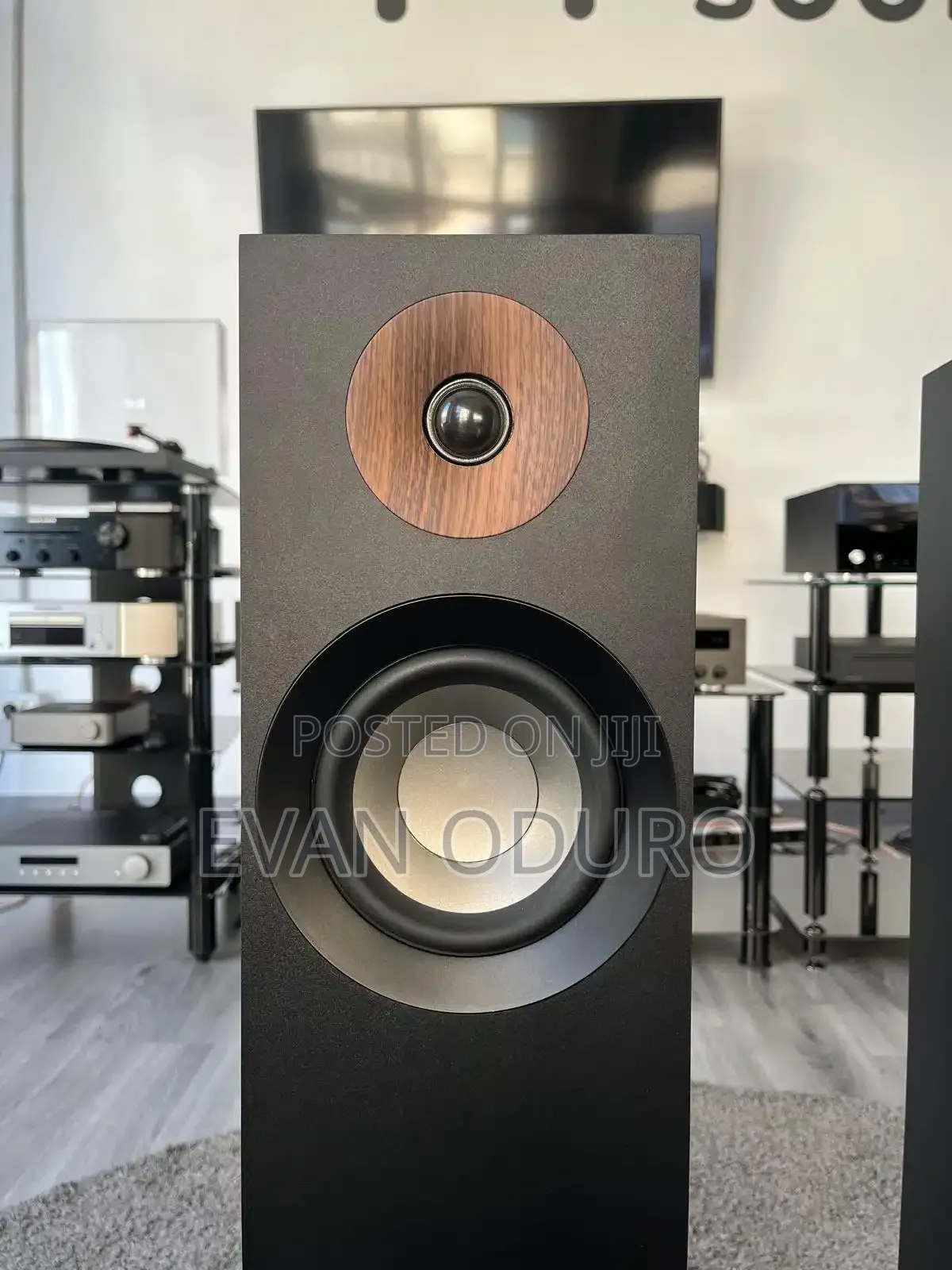 Powerful Brand Jamo‎ Floorstand Incredible Sonic Performance Deep Bass