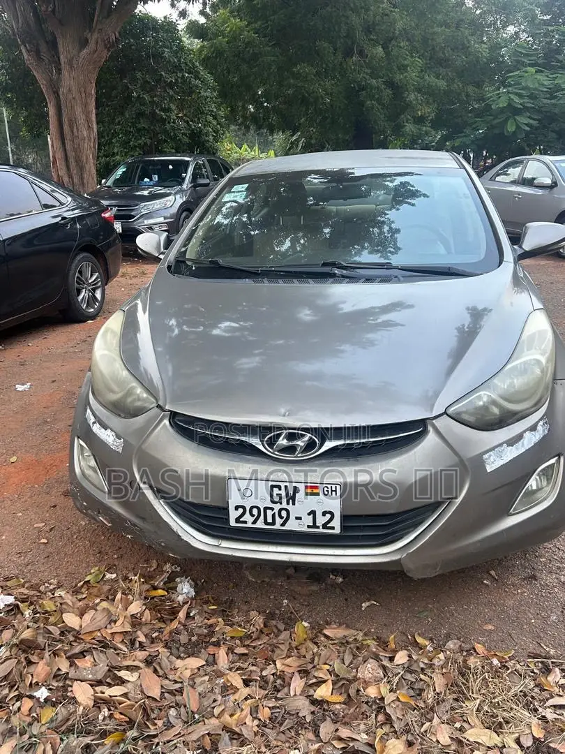 Hyundai Elantra 2012 Silver
