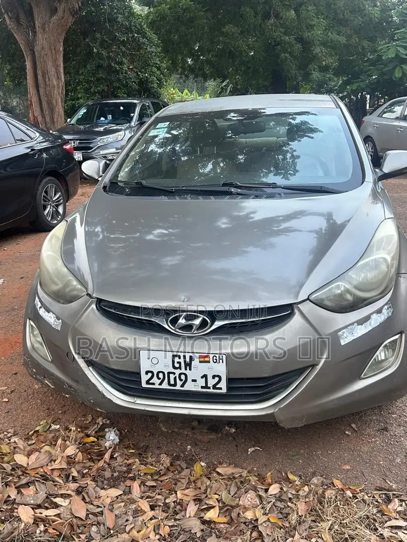 Hyundai Elantra 2012 Silver