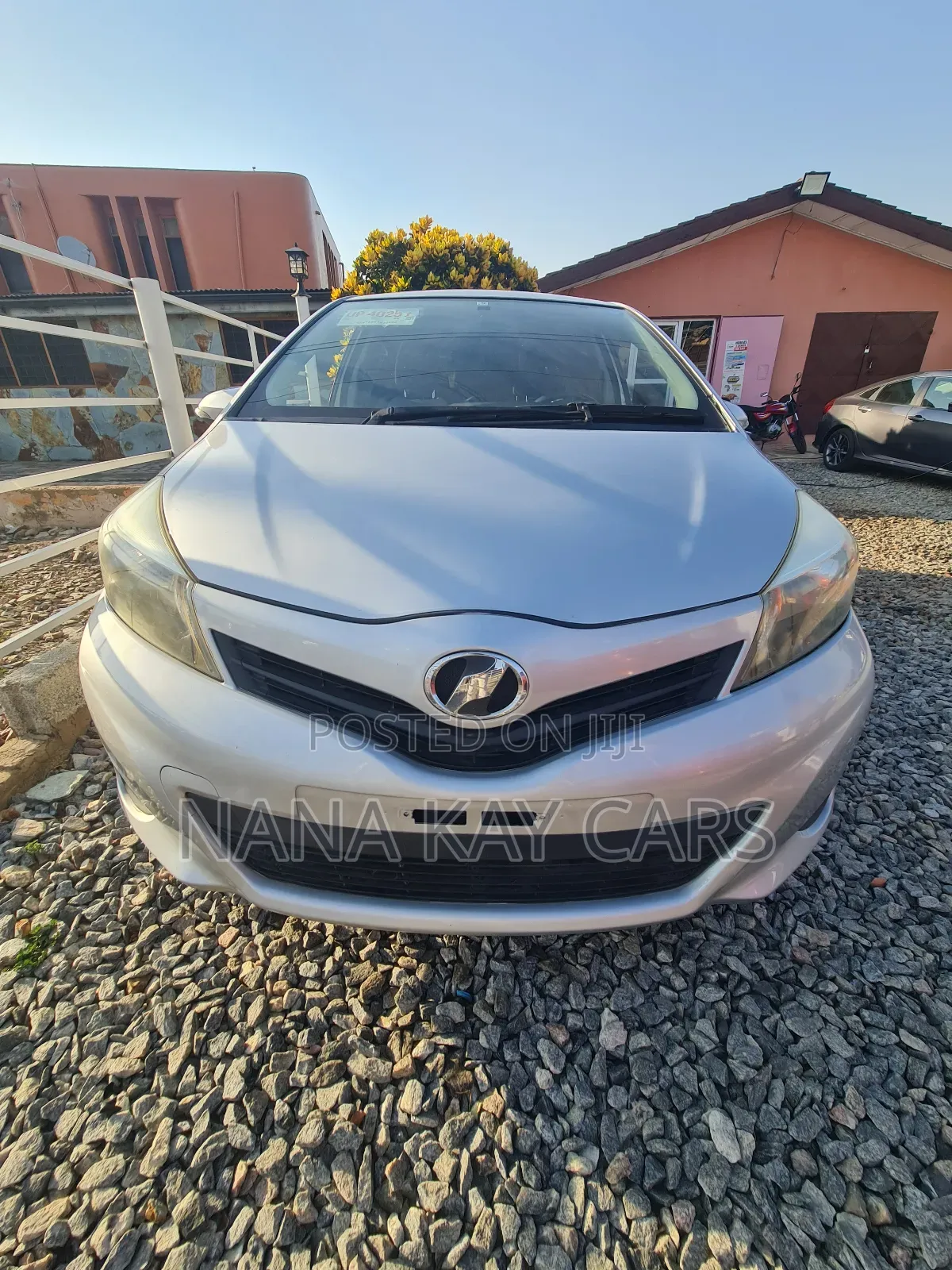 Toyota Vitz 1.3 AWD 5dr 2013 Silver