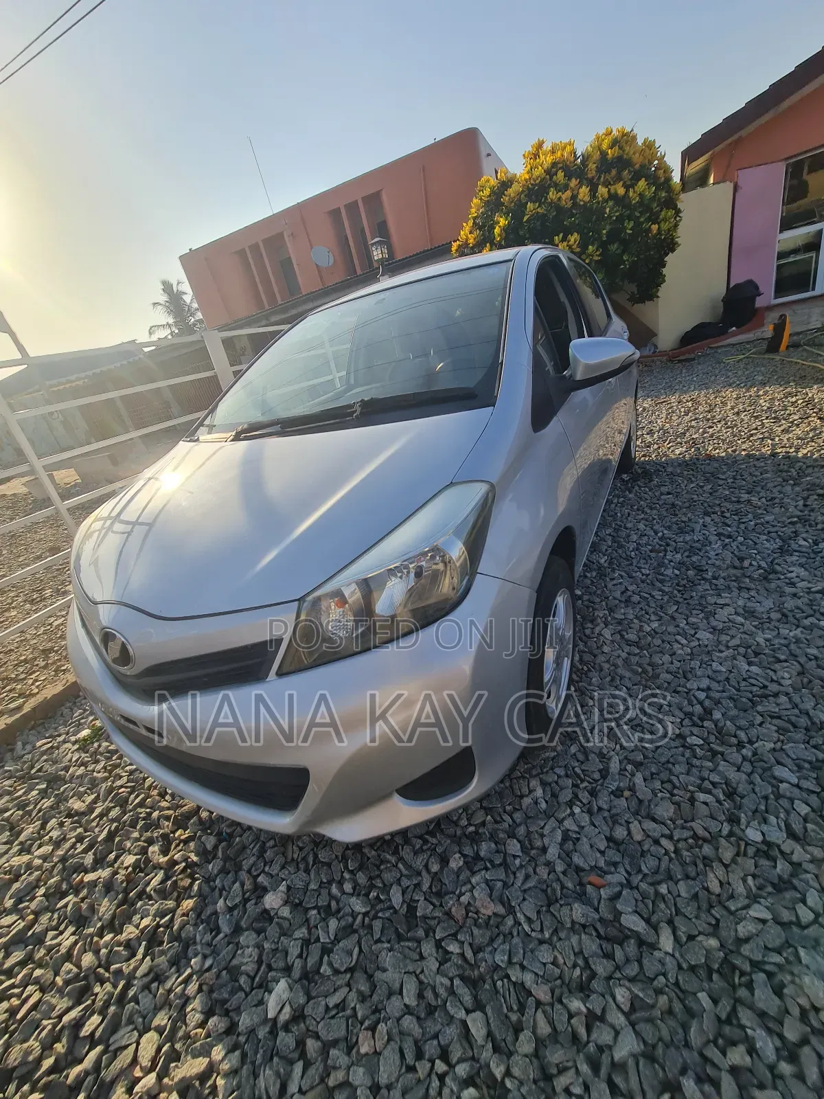 Toyota Vitz 1.3 AWD 5dr 2013 Silver