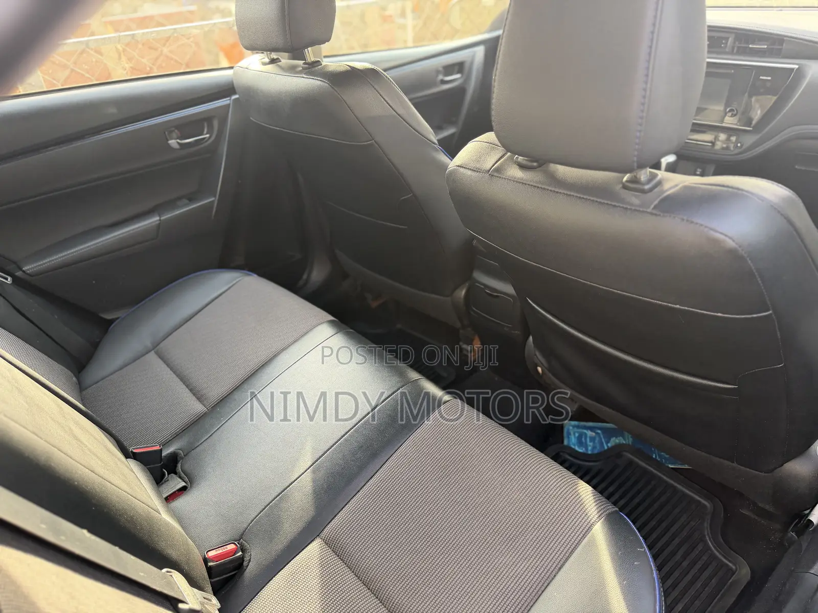 Toyota Corolla SE 4dr Sedan (1.8L 4cyl CVT) 2017 Gray
