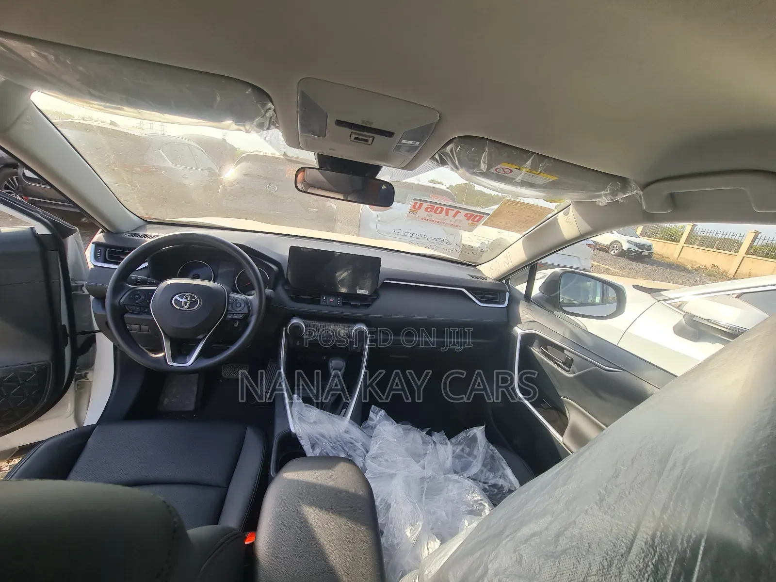 Toyota RAV4 XLE AWD 2023 White