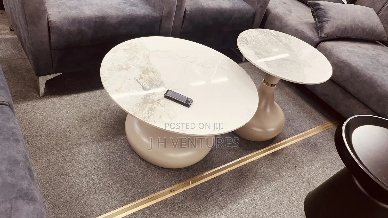2 Pieces Center Table