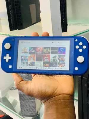 Nentendo Switch Lite With 20 Games