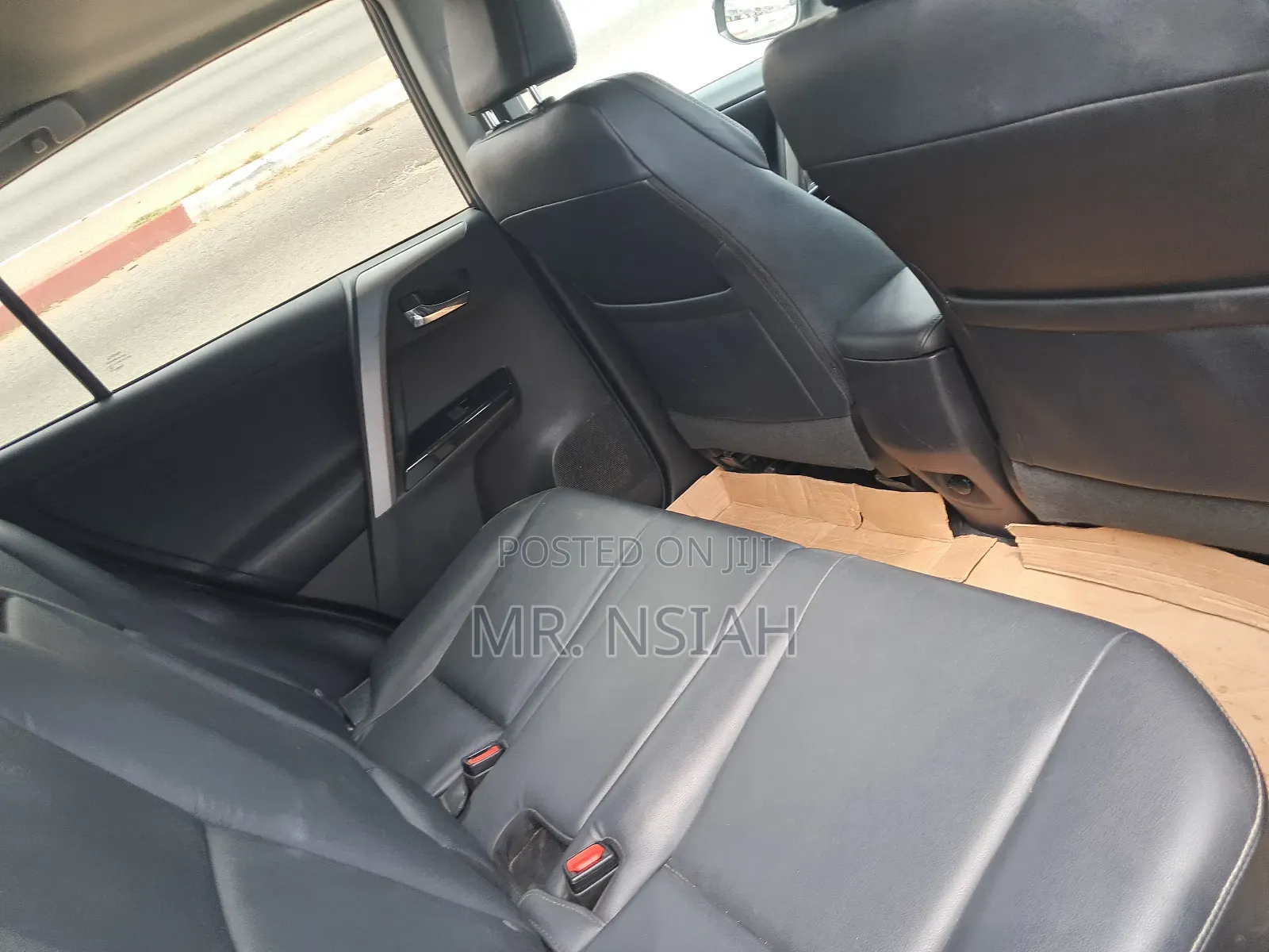 Toyota RAV4 XLE 4dr SUV (2.5L 4cyl 6A) 2018 Gray