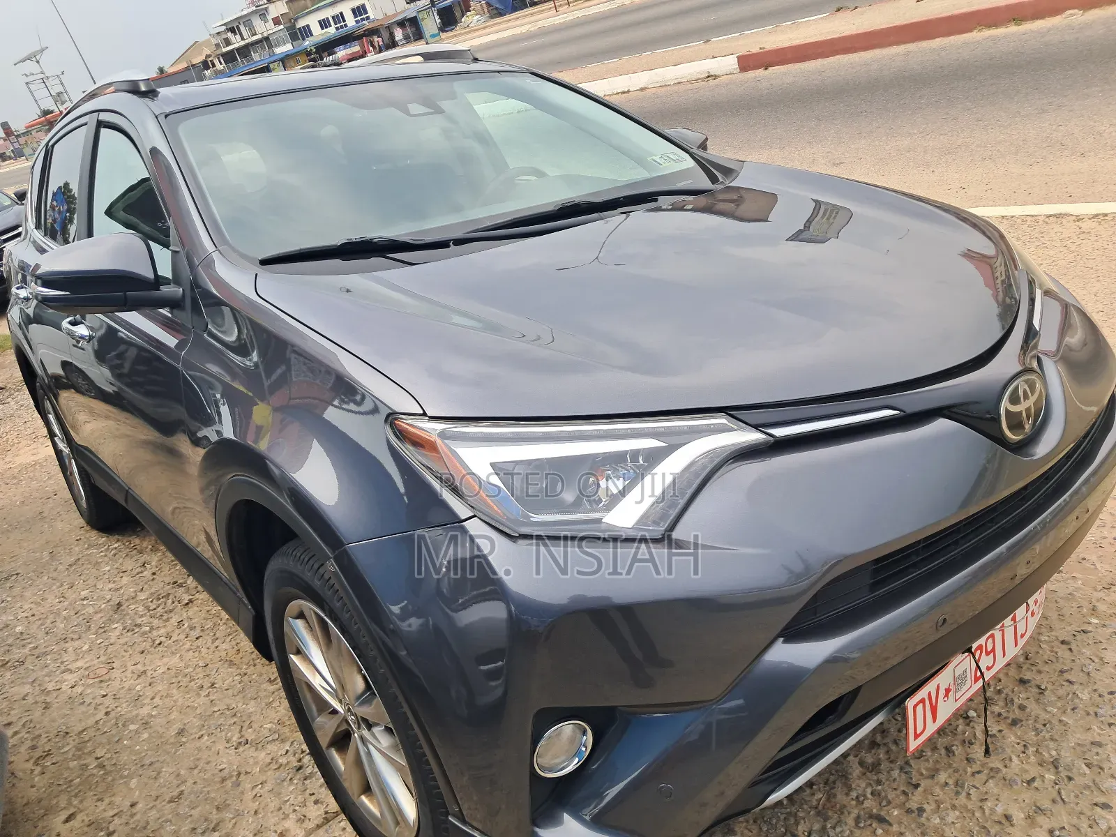 Toyota RAV4 XLE 4dr SUV (2.5L 4cyl 6A) 2018 Gray